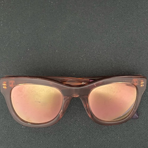 TOMS Sunglasses - Picture 3 of 3